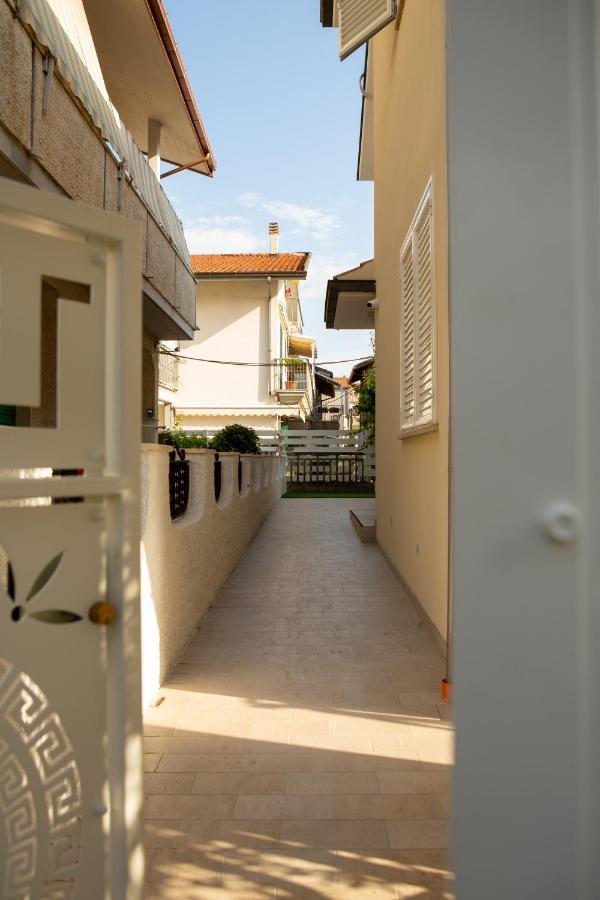 Aria Di Sale Acomodação com café da manhã Martinsicuro Exterior foto