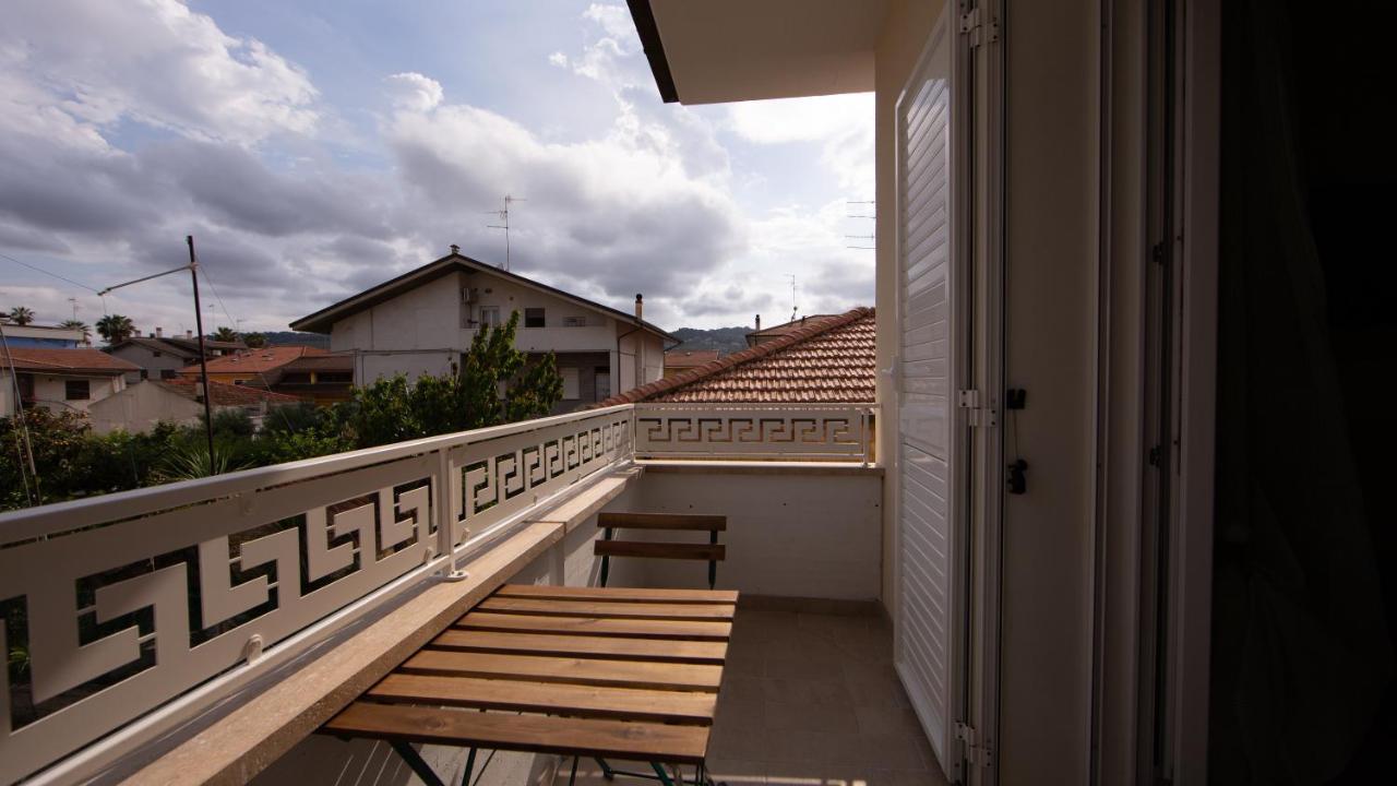 Aria Di Sale Acomodação com café da manhã Martinsicuro Exterior foto